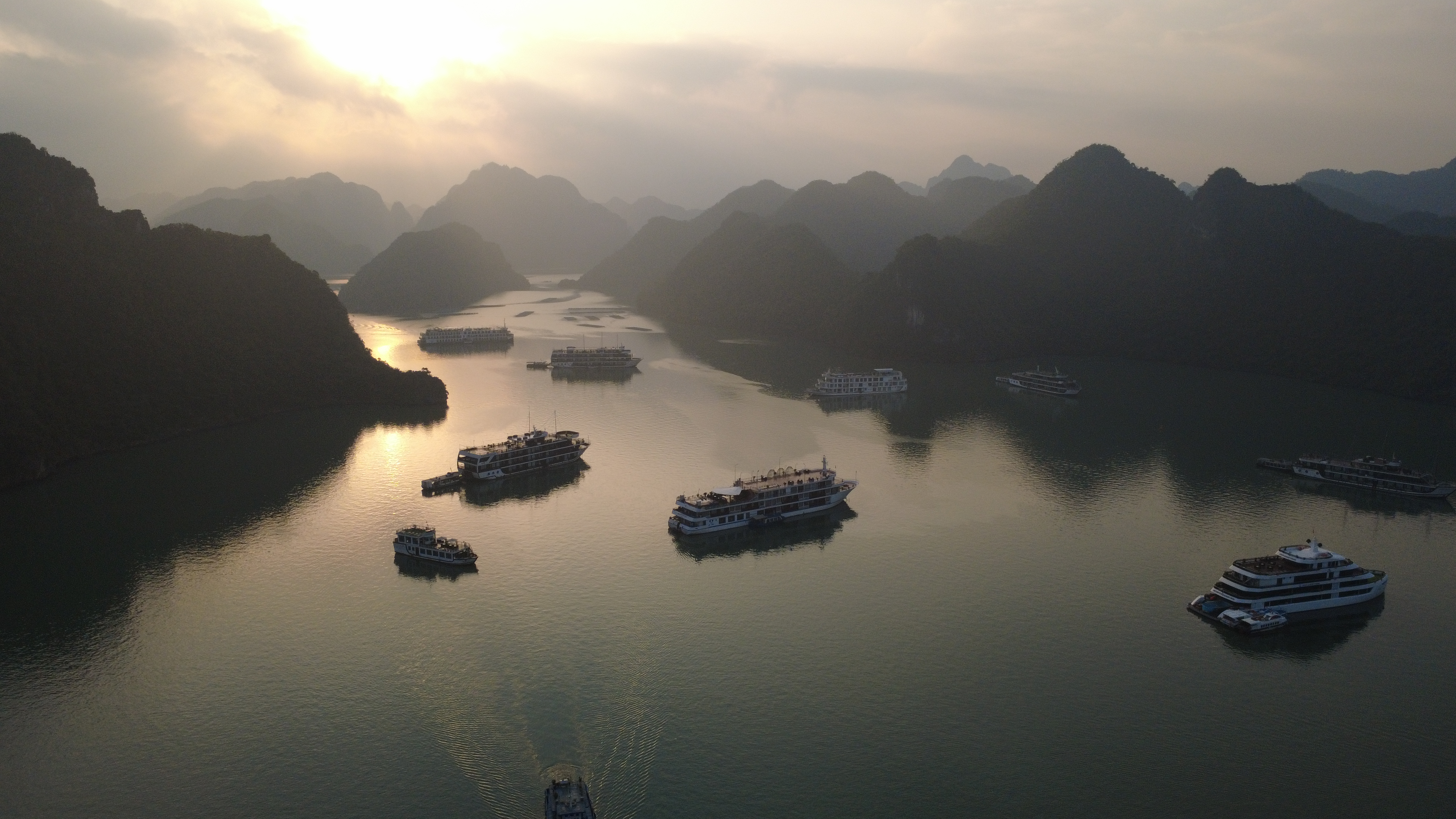 Zatoka Ha Long, Wietnam